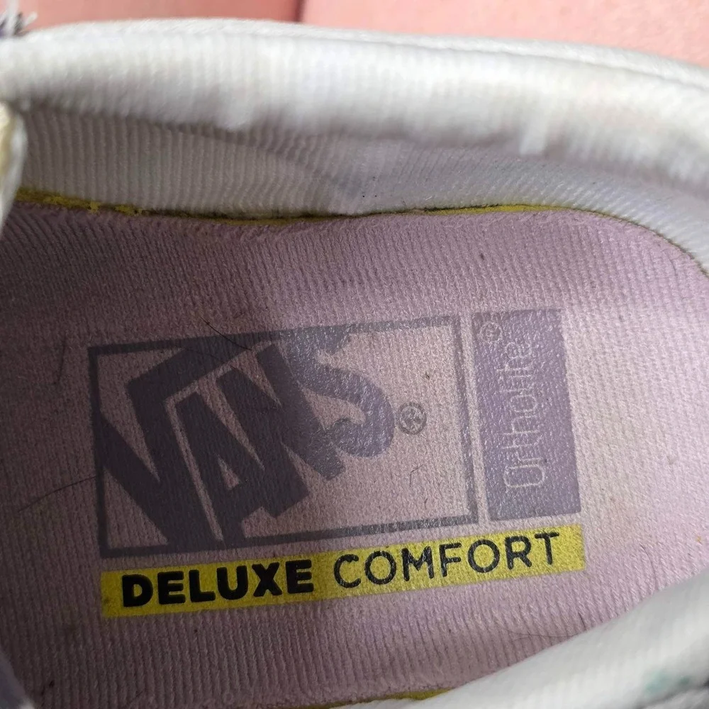 Vans Lowland Comfycush Sneakers Women's 8 Cream White Suede Skate Low Top Shoes